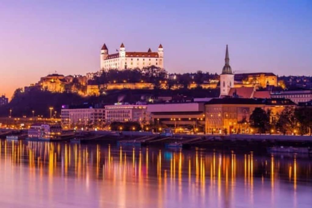 Diamond Residence In Old Town With Free Parking Bratislava Buitenkant foto
