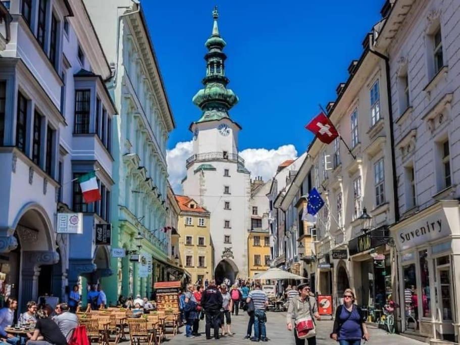 Diamond Residence In Old Town With Free Parking Bratislava Buitenkant foto
