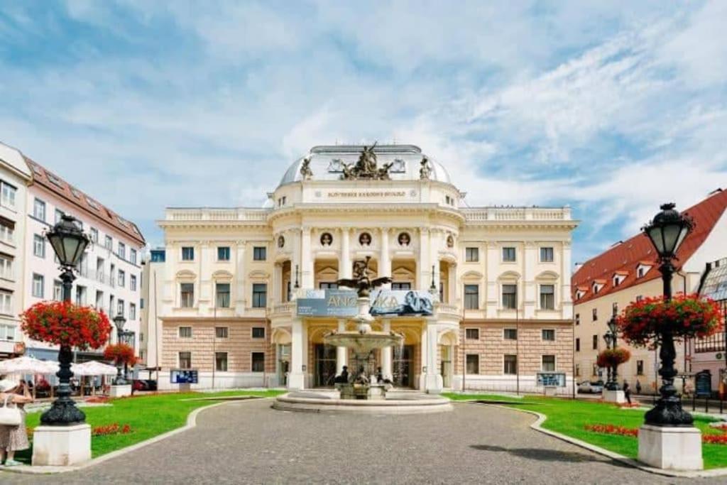 Diamond Residence In Old Town With Free Parking Bratislava Buitenkant foto