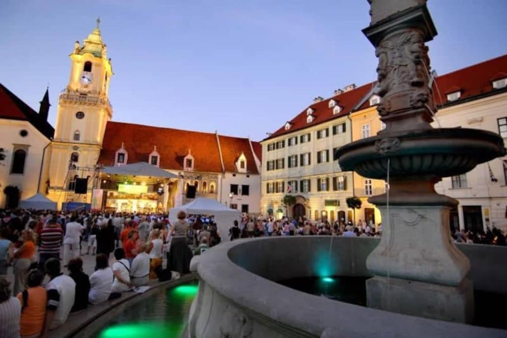 Diamond Residence In Old Town With Free Parking Bratislava Buitenkant foto