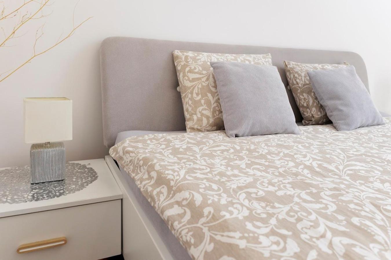 Diamond Residence In Old Town With Free Parking Bratislava Buitenkant foto