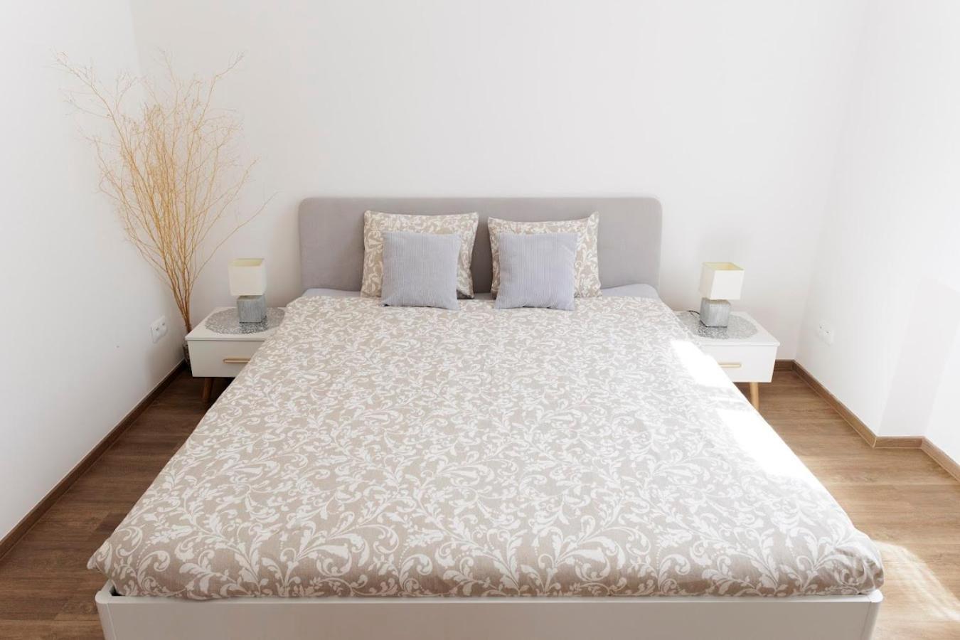 Diamond Residence In Old Town With Free Parking Bratislava Buitenkant foto
