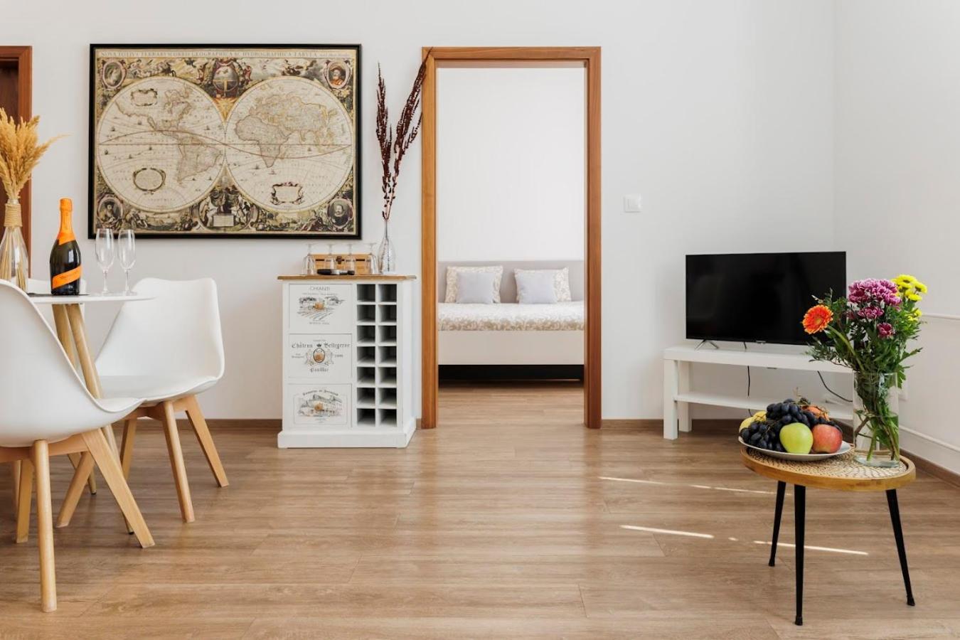 Diamond Residence In Old Town With Free Parking Bratislava Buitenkant foto