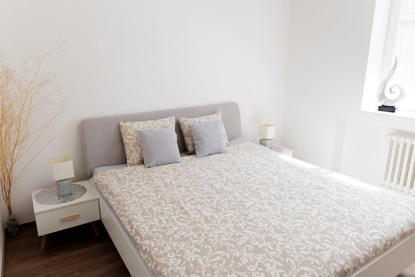Diamond Residence In Old Town With Free Parking Bratislava Buitenkant foto